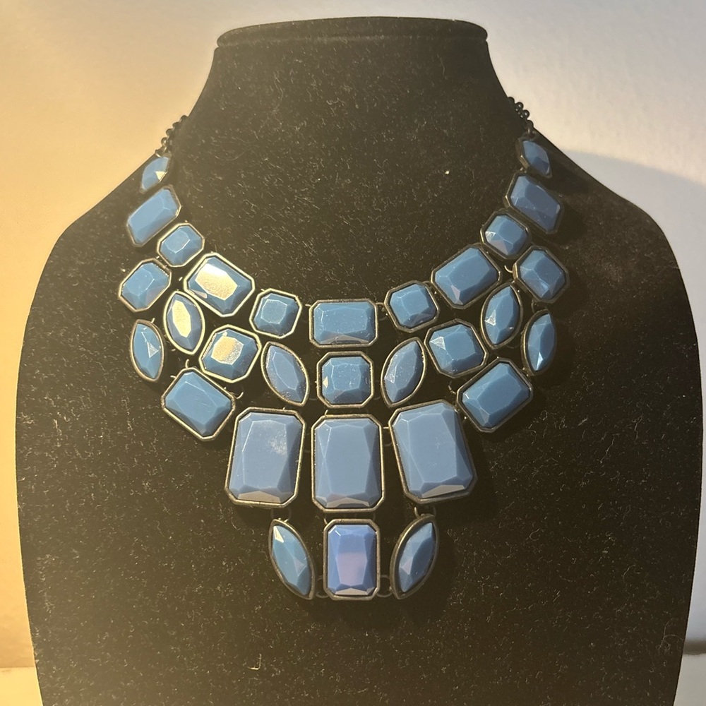Elegant Blue Statement Necklace